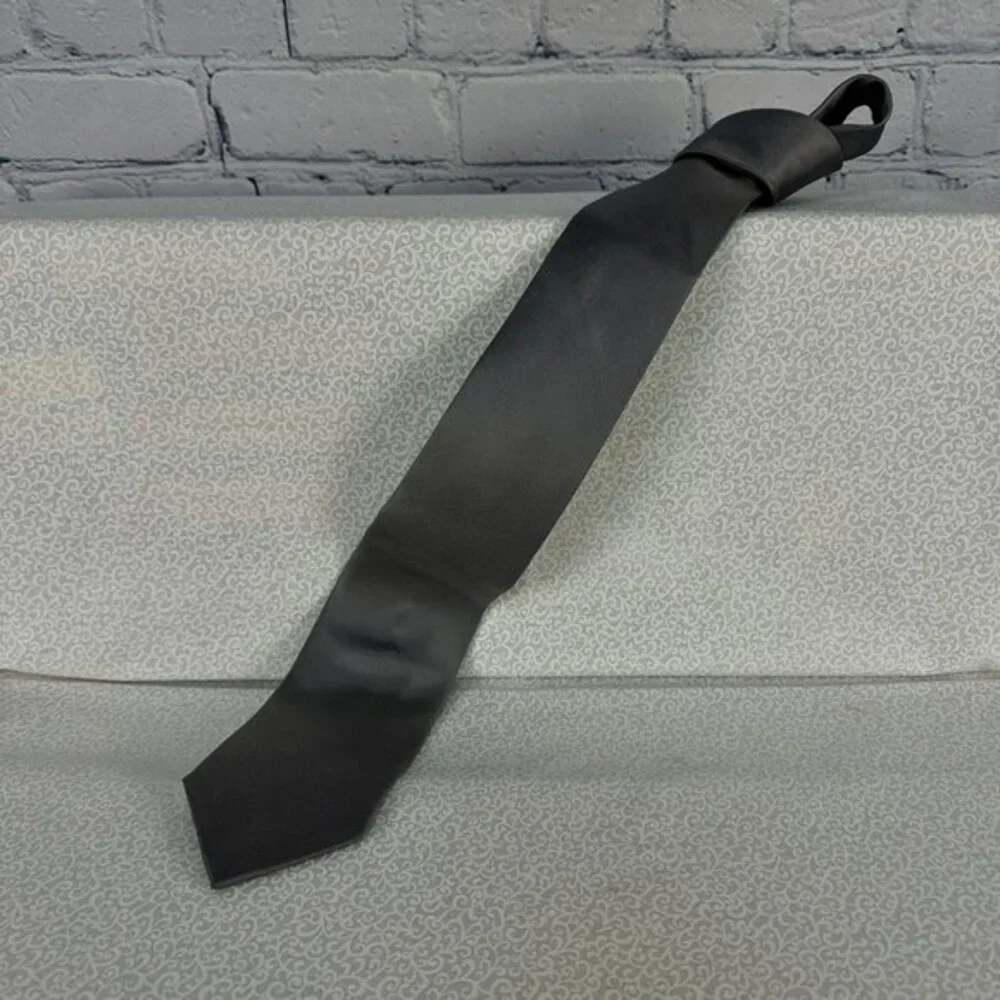 Michael Kors 100% Silk‎ Gray Neck Tie, 3 Inch Wide